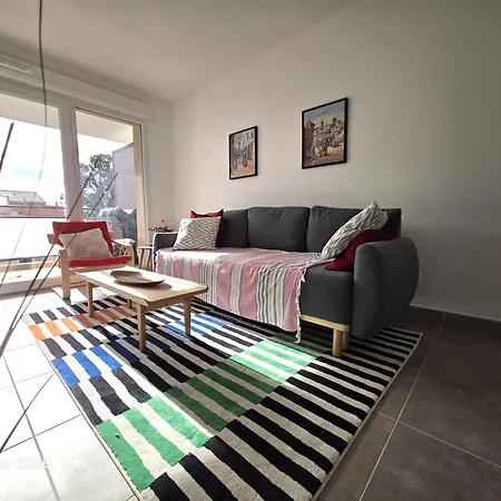 Spacious In A With Pool * Bormes-les-Mimosas